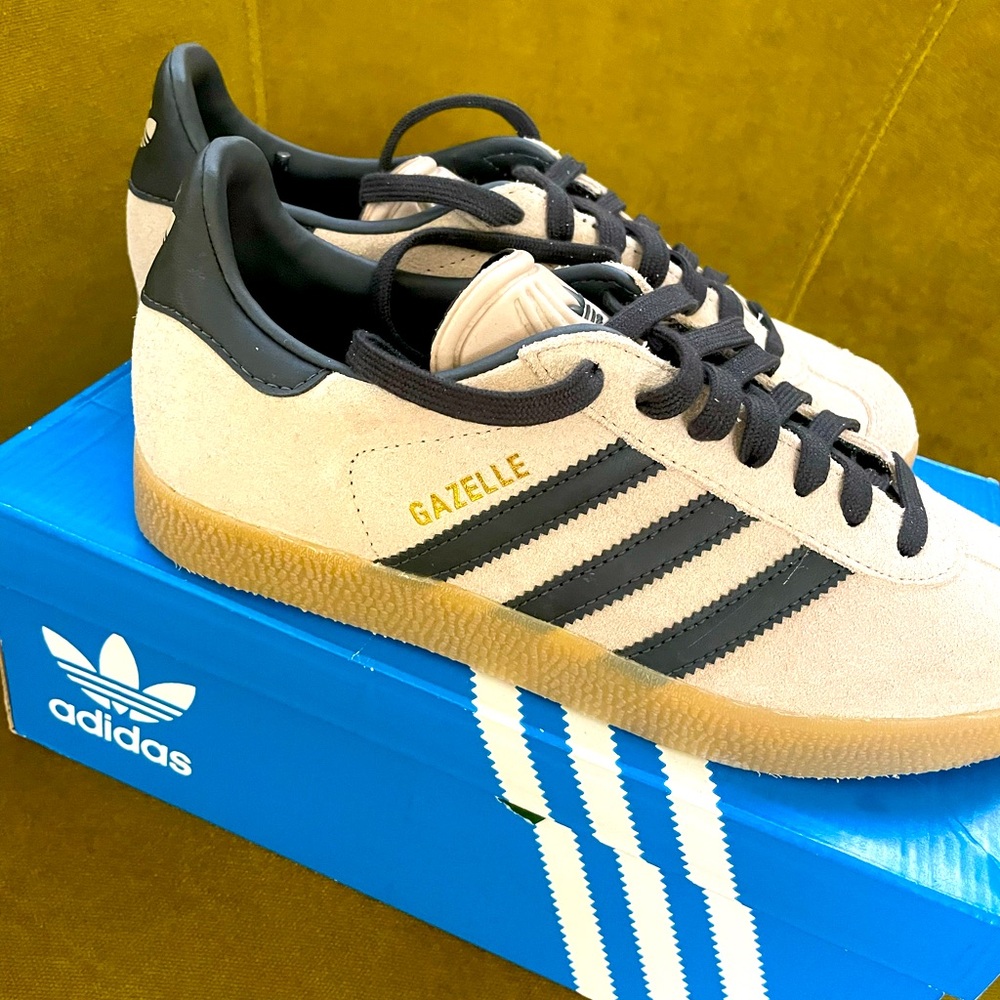 NWOT Adidas Originals Gazelle Indoor, size US 5.5 Men (fits size 6.5/7 women)